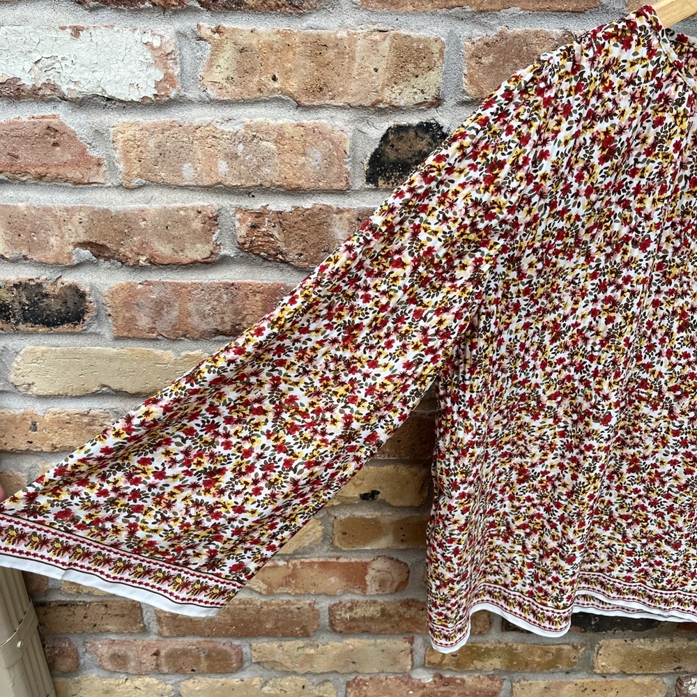 Flowy Floral Shirt sz Small